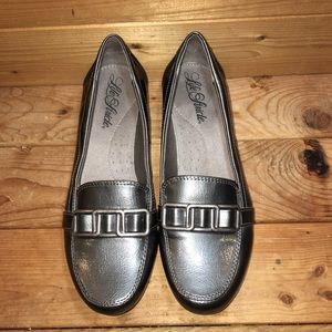 Life Stride Metallic Gray Loafers Size 7.5